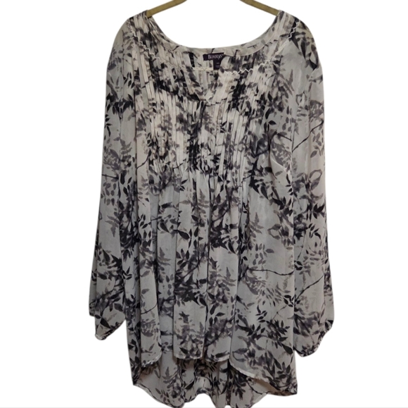 Elegant Floral Women's Blouse - Gray and White - Picture 1 of 8